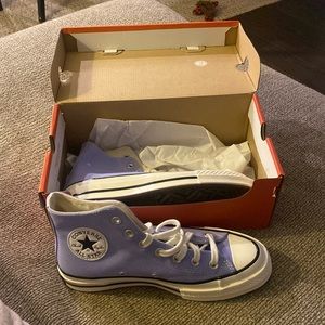 BRAND NEW, NEVER WORN Women’s lavender converse.